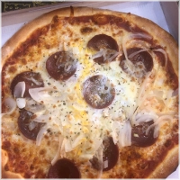 Turkse worst, sucuk, ei en ui.